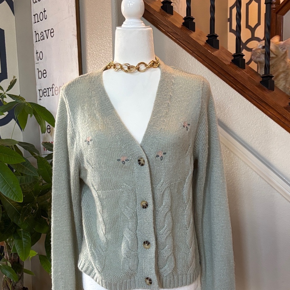 Green Feminine Floral Vintage Inspired Knit Cardigan ✨ - Picture 5 of 10